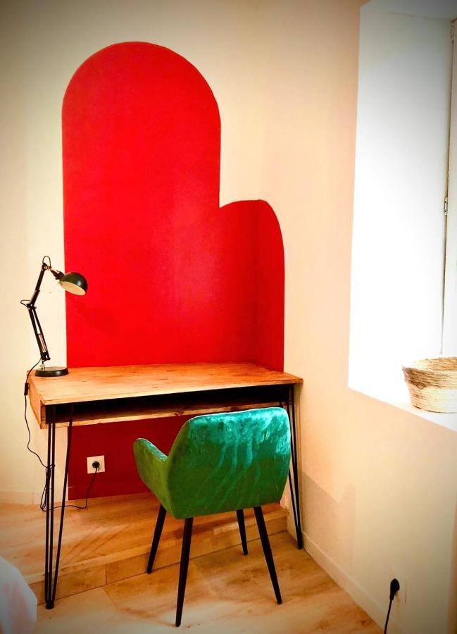 Une Maison Design Dans Le Centre Ville フォワ エクステリア 写真