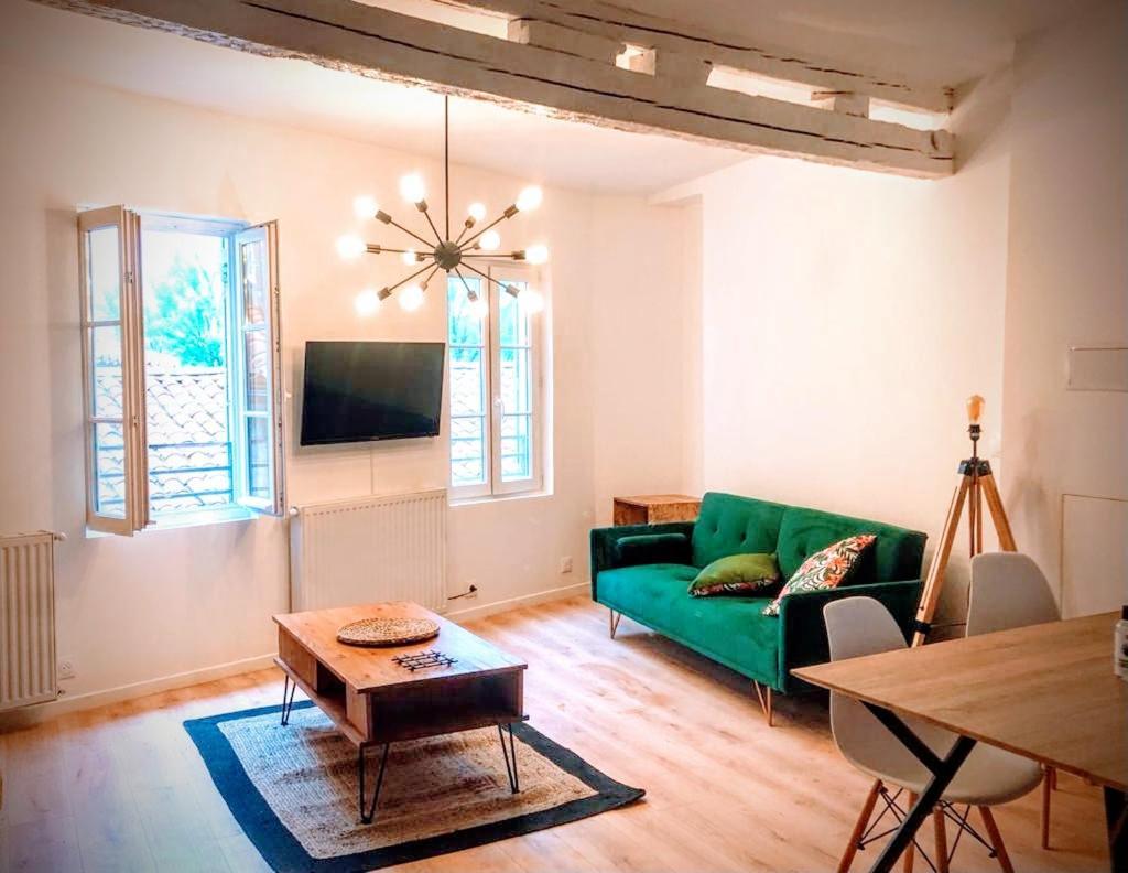 Une Maison Design Dans Le Centre Ville フォワ エクステリア 写真